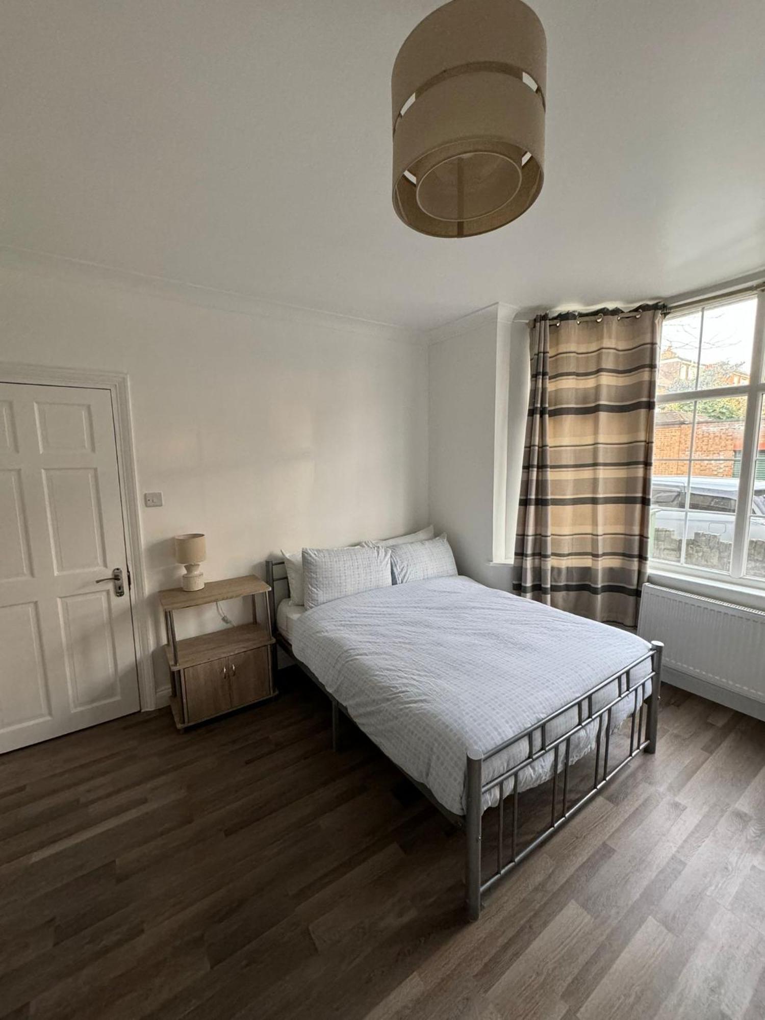 Oxborne Uk - Gardner Gazde/Camere de închiriat